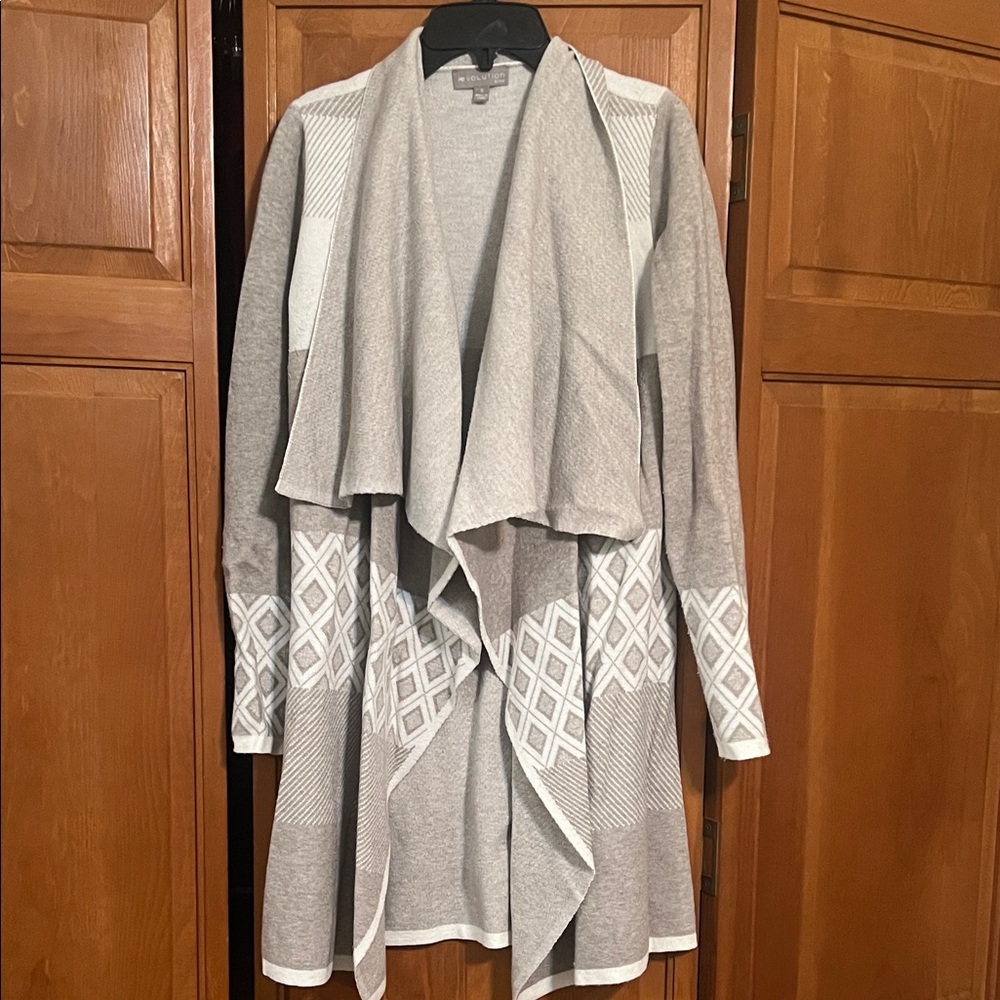 Elegant Gray and White Draped Cardigan